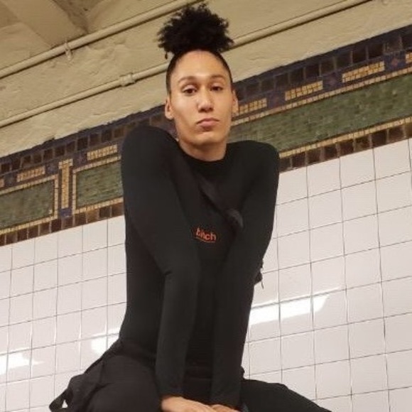 Meet your Posher, Danyele - Picture 1 of 1